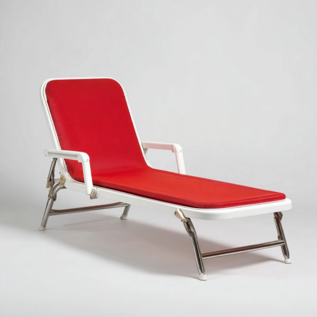 Tumbona de exterior roja con estructura metálica y respaldo ajustable
