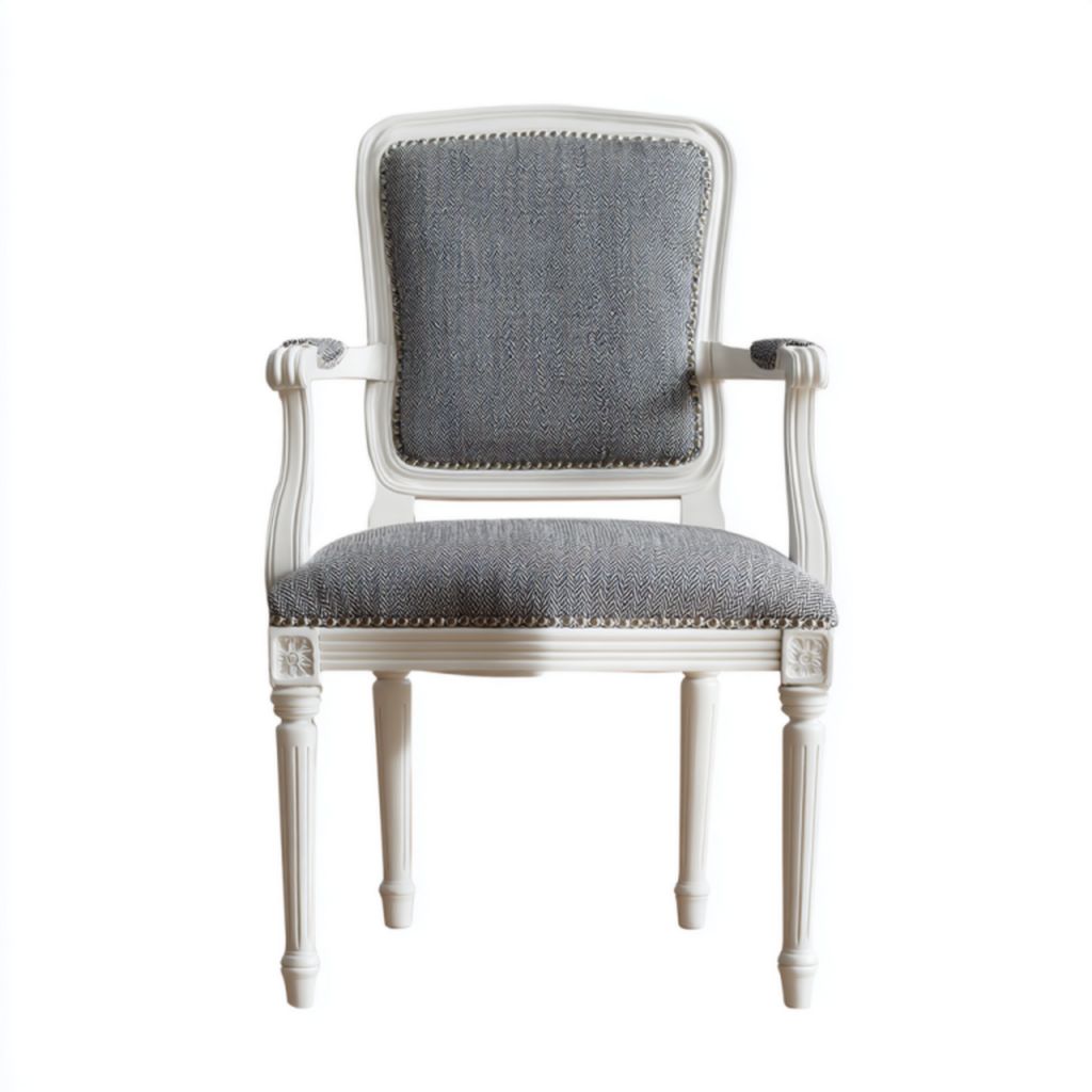 Sillón con estructura de madera blanca y tapizado gris