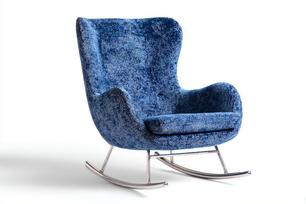 Mecedora tapizada azul con base balancín de acero cromado