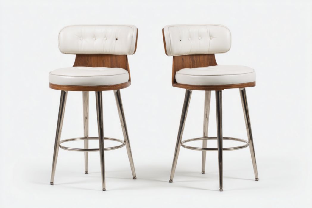 Juego de 2 taburetes de bar tapizados en blanco con respaldo de madera y patas de acero inoxidable