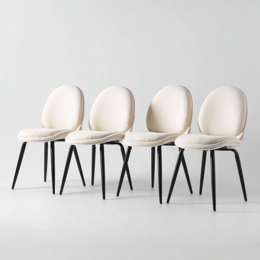 Pack 4 sillas de comedor tapizadas en crema con patas negras y respaldo ovalado