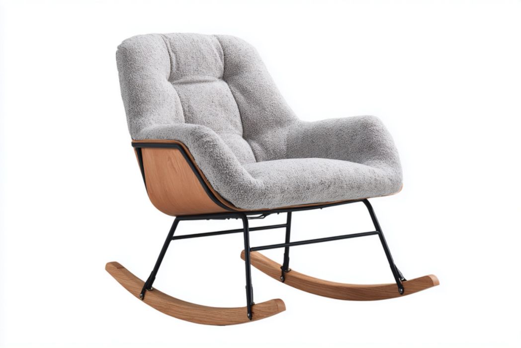 Mecedora bouclé gris con estructura de acero y patines de madera