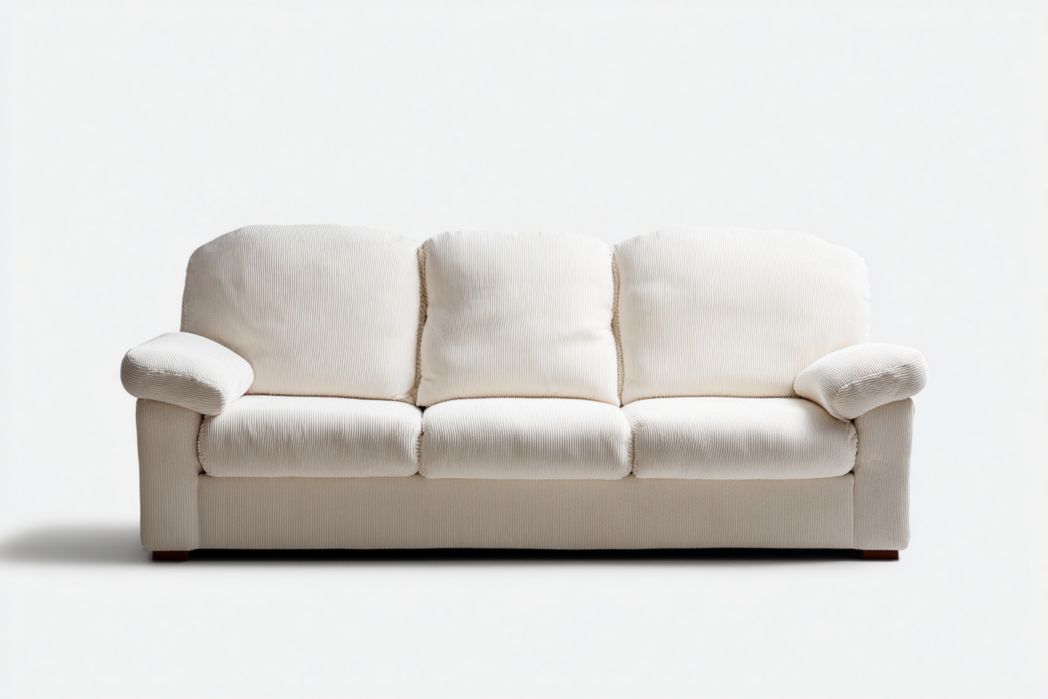 Sofá 3 plazas en tela blanca de pana con diseño de rayas y reposabrazos acolchados